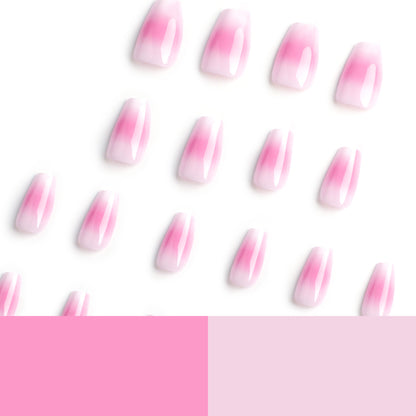Kunstvolle Nagelverlängerungen mit zartem Ombre-Effekt Brehn
