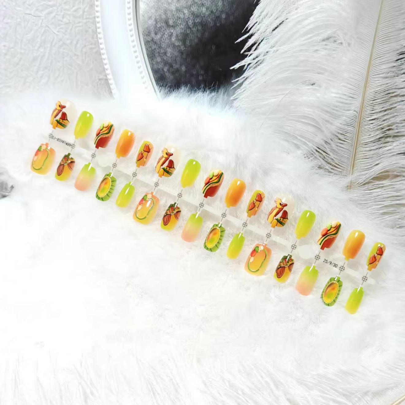 Kreative Nail Art Kunstnägel Brehn