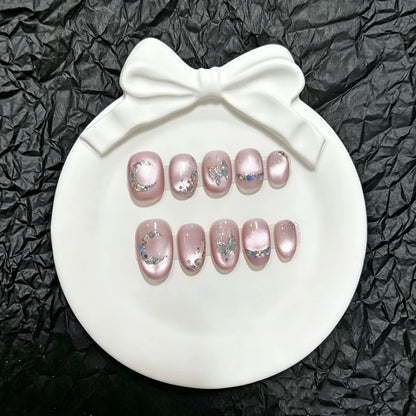 Dekorativer Press-On Nagelkunst Set mit Schmetterlings- und Edelsteinakzenten