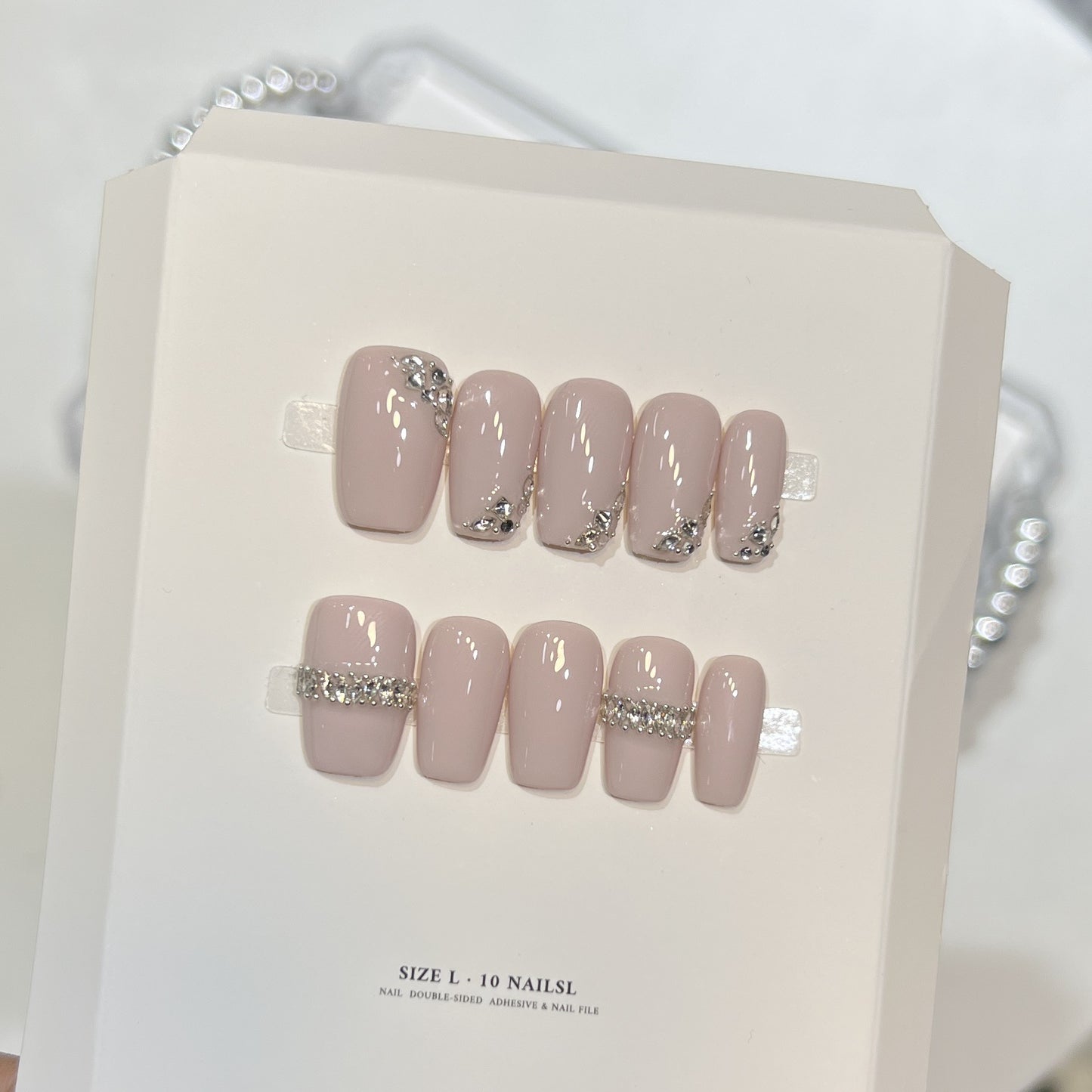 Luxuriöser mit Strass verzierten Press-On Nagelset Brehn