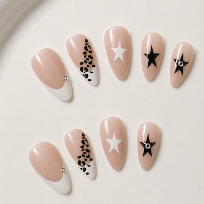 Künstlerisches Stiletto Druck-Ziegel Nageldesign