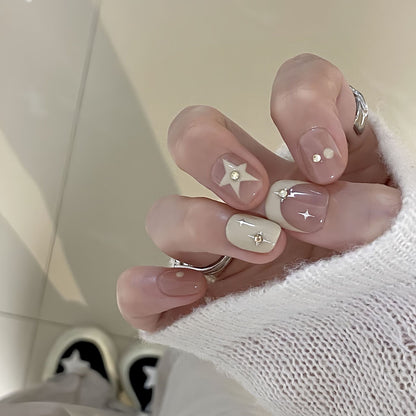 Kunstnägel mit Eleganten Glitzerakzenten Brehn