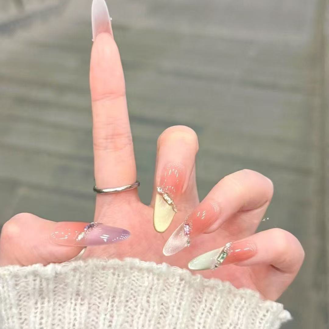 Glamorous Press-On Nail Set Brehn