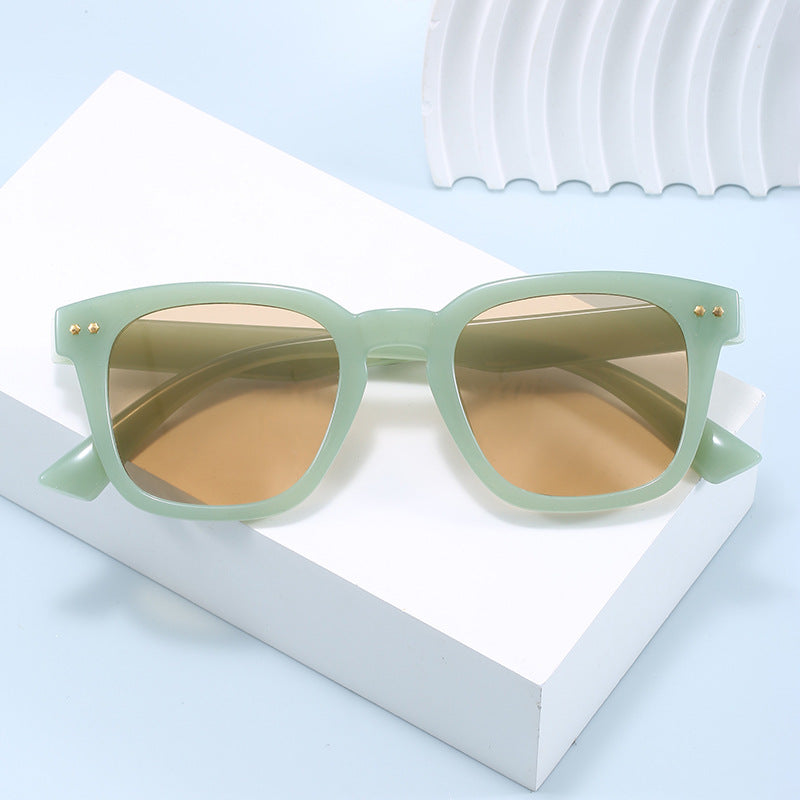 Damen Quadratische Sonnenbrille mit modernem transparentem Rahmen und UV-Schutz Brehn