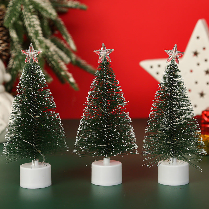 Dekorativer Weihnachtsbaum mit Lichtern Brehn