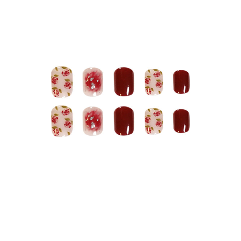 Kunstvolle Nagelkunst mit elegantem Blumendesign Brehn