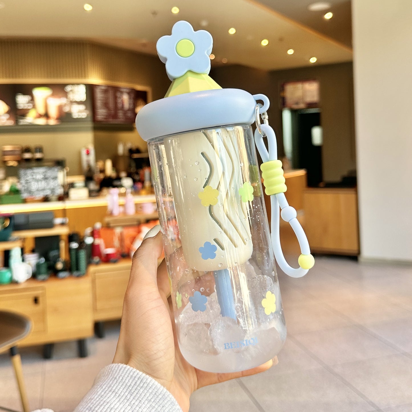 Unisex Trinkbecher mit Motiven und Silikondeckel Brehn