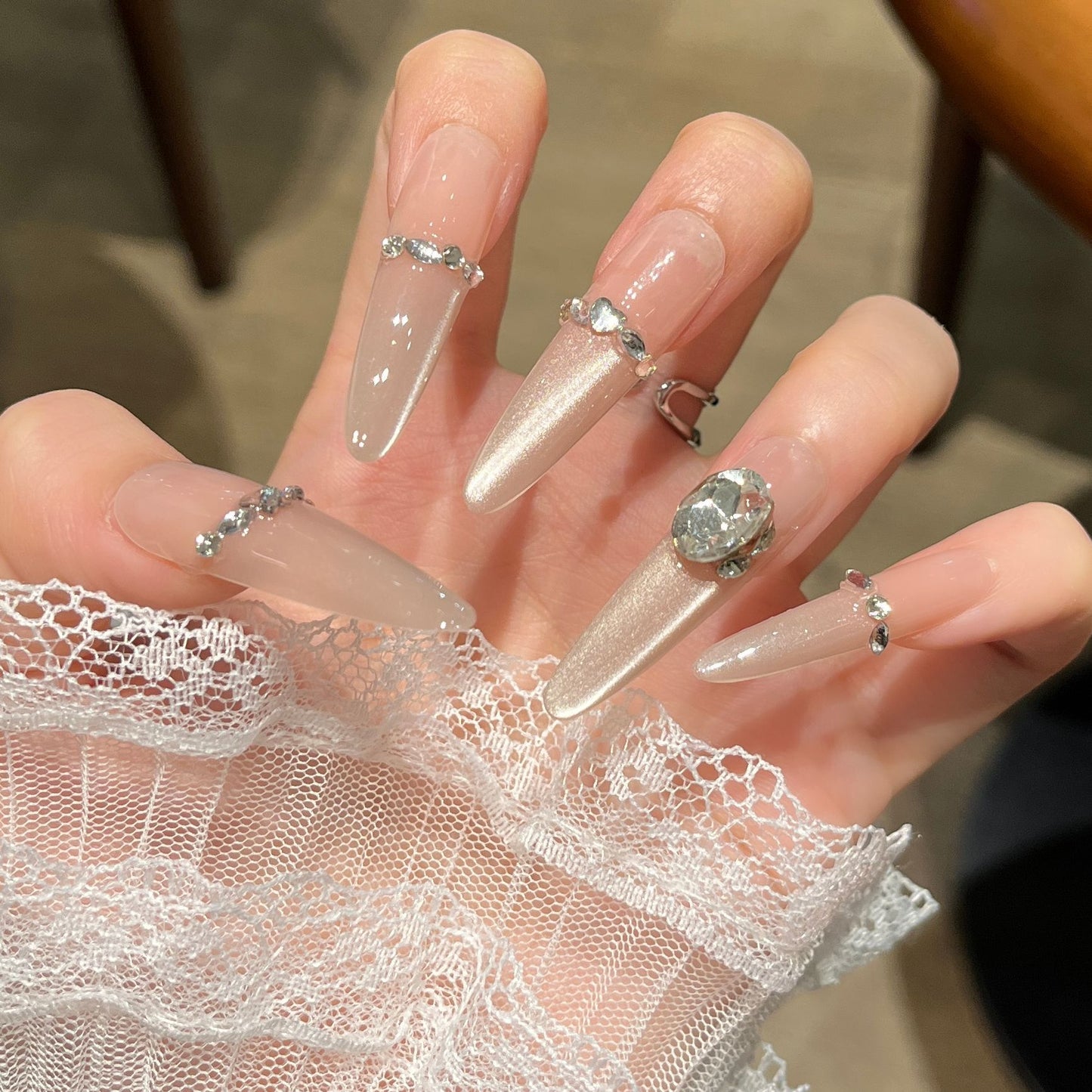 Luxus mit Strass verziertes Press-On-Nail-Set Brehn