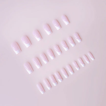 Künstliche Nagelspitzen mit eleganten Perlenakzenten Brehn