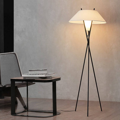 Moderner Minimalistischer Dreibein Stehlampe