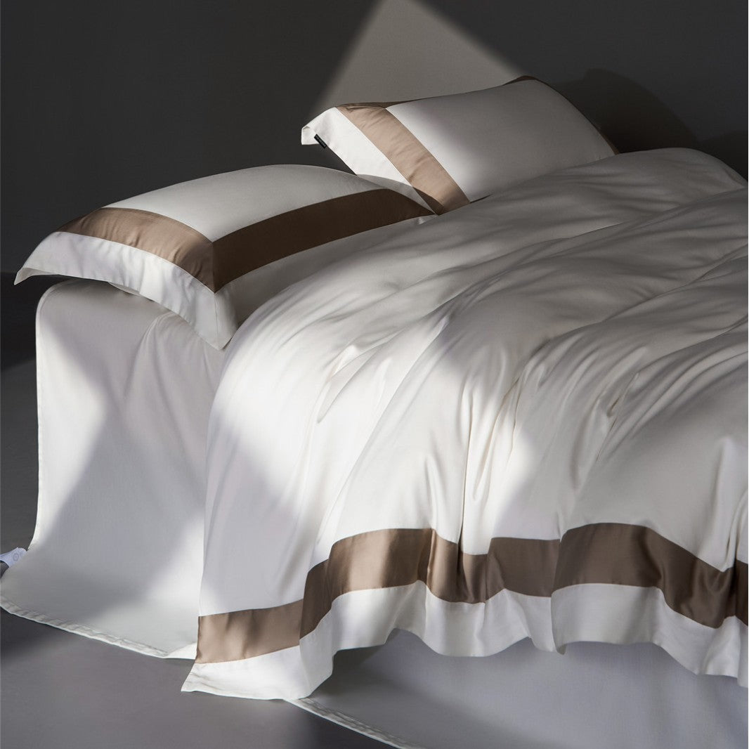 Luxuriöses Satin Bettbezug Set mit kontrastiertem Rand und Kissenbezügen