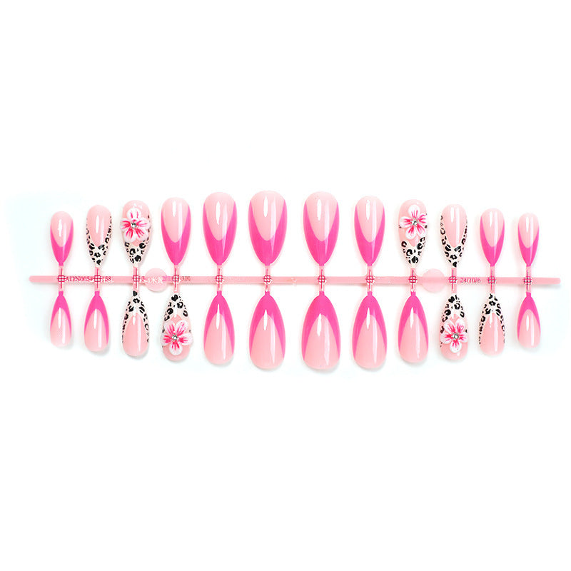 Kreatives Kunstnagelset mit floralem Leopardendesign Brehn