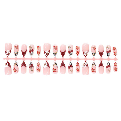 Kunstnagelset mit floralen 3D-Designs und eleganten Akzenten Brehn