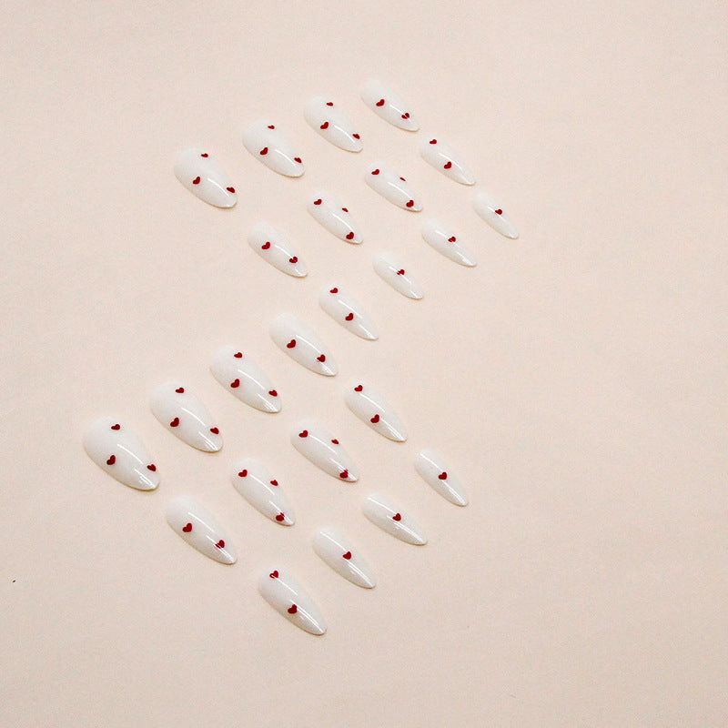 Herz-Beschmückte Press-On Nageldesigns Brehn