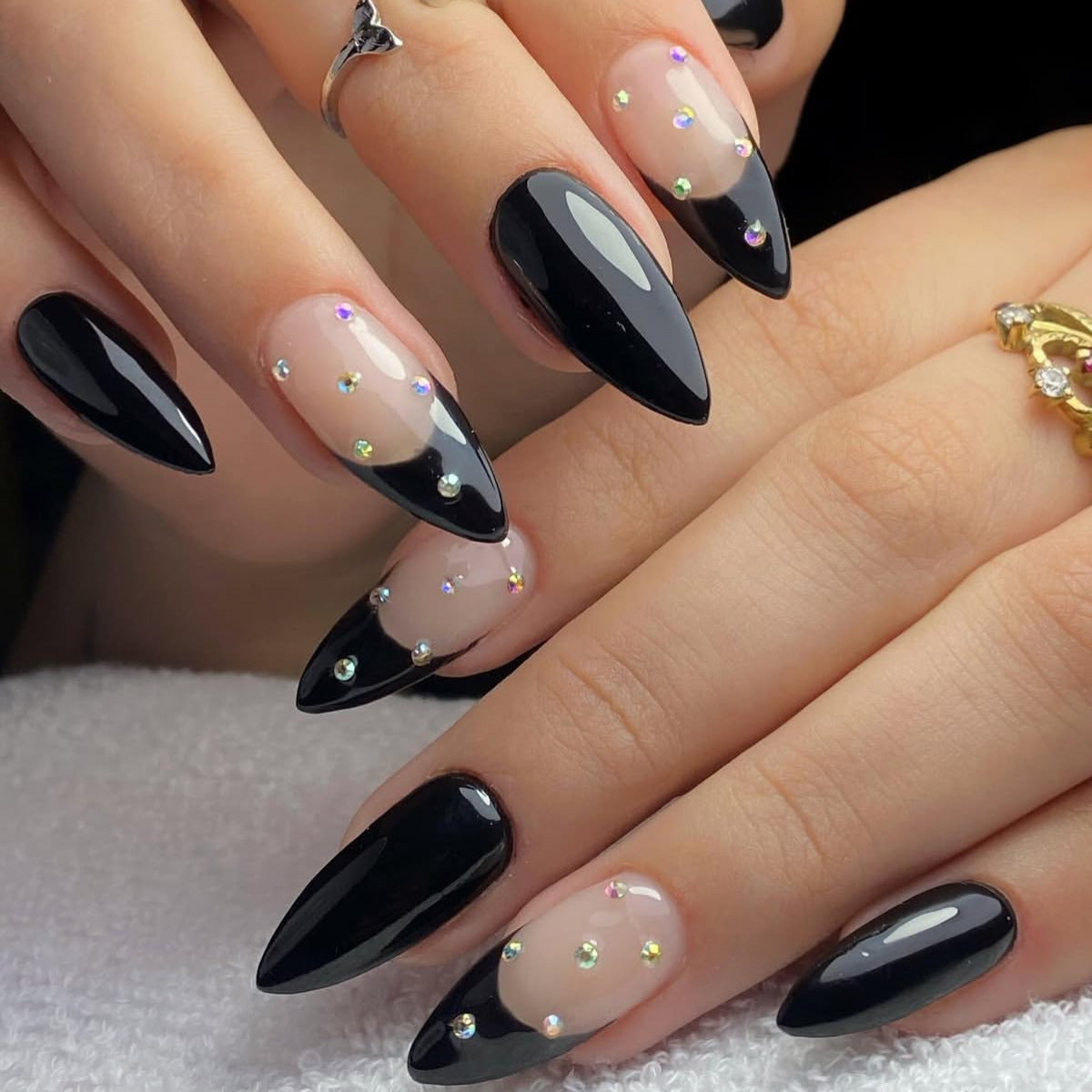 Glamouröser Stiletto Acryl-Nagelkunst Brehn