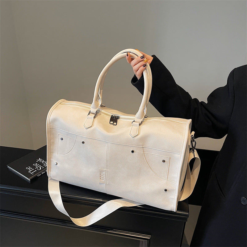 Elegante Und Geräumige Reisetasche Aus Strapazierfähigem Kunstleder Brehn