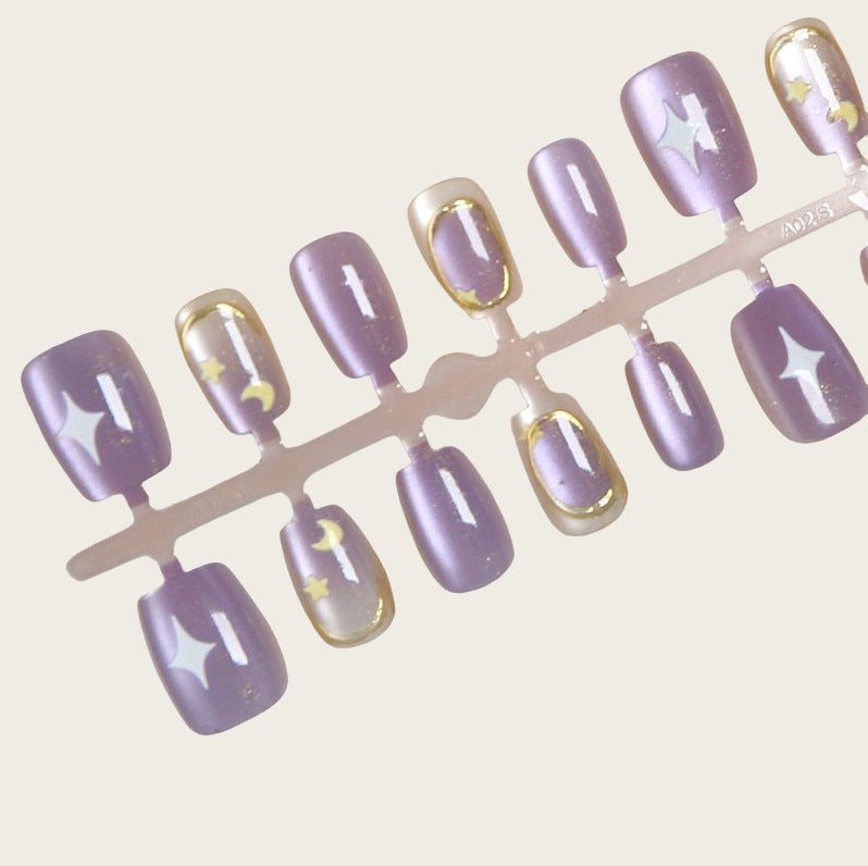 Künstlerisches Press-On-Nagelset mit floralen und geometrischen Designs Brehn