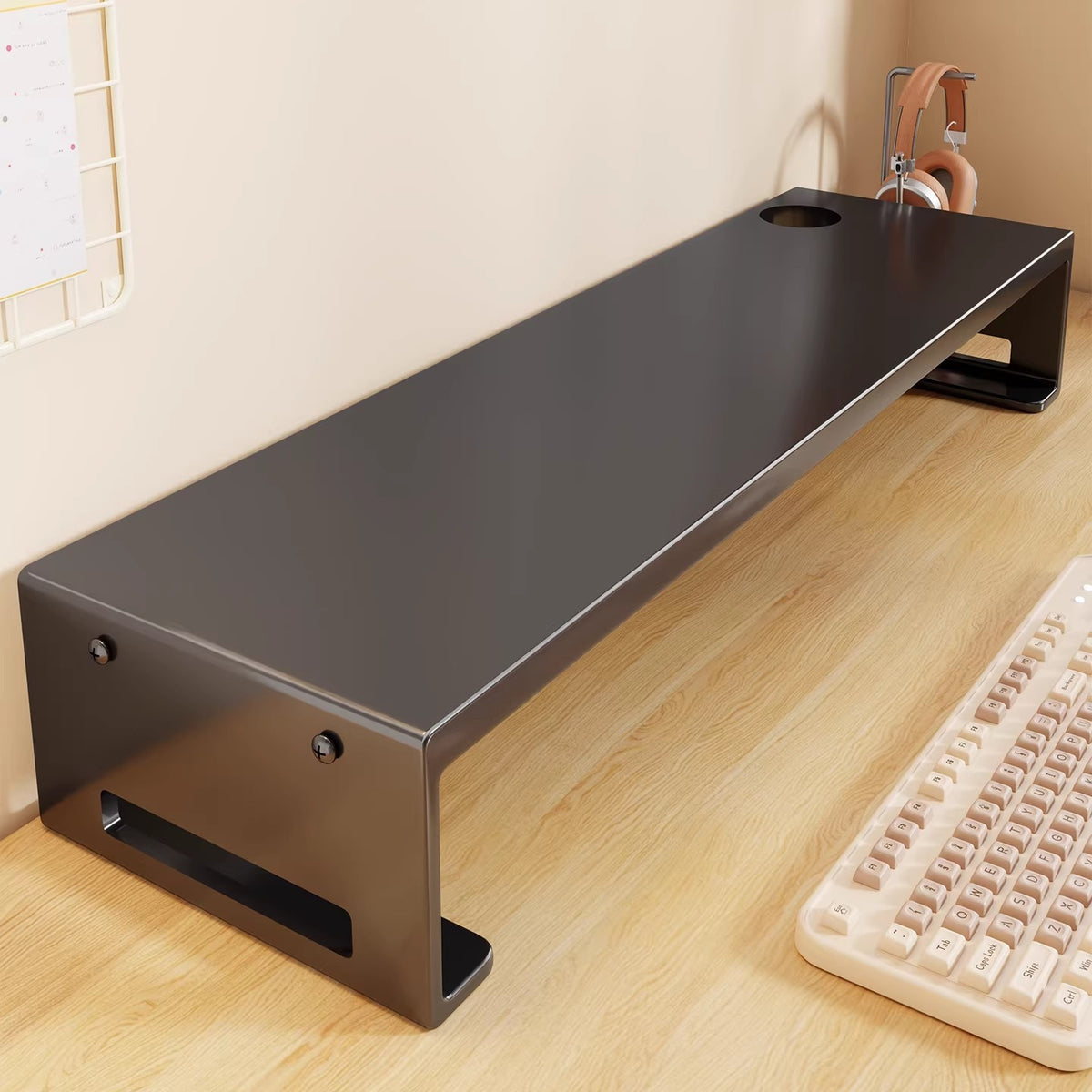 Erhöhter Monitorstand mit Unterregal-Speicher, Kabelschlitzen und rutschfesten Füßen