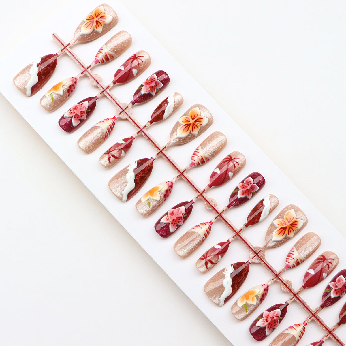 Blumeninspiriertes kreatives Press-On-Nagelkunst-Set