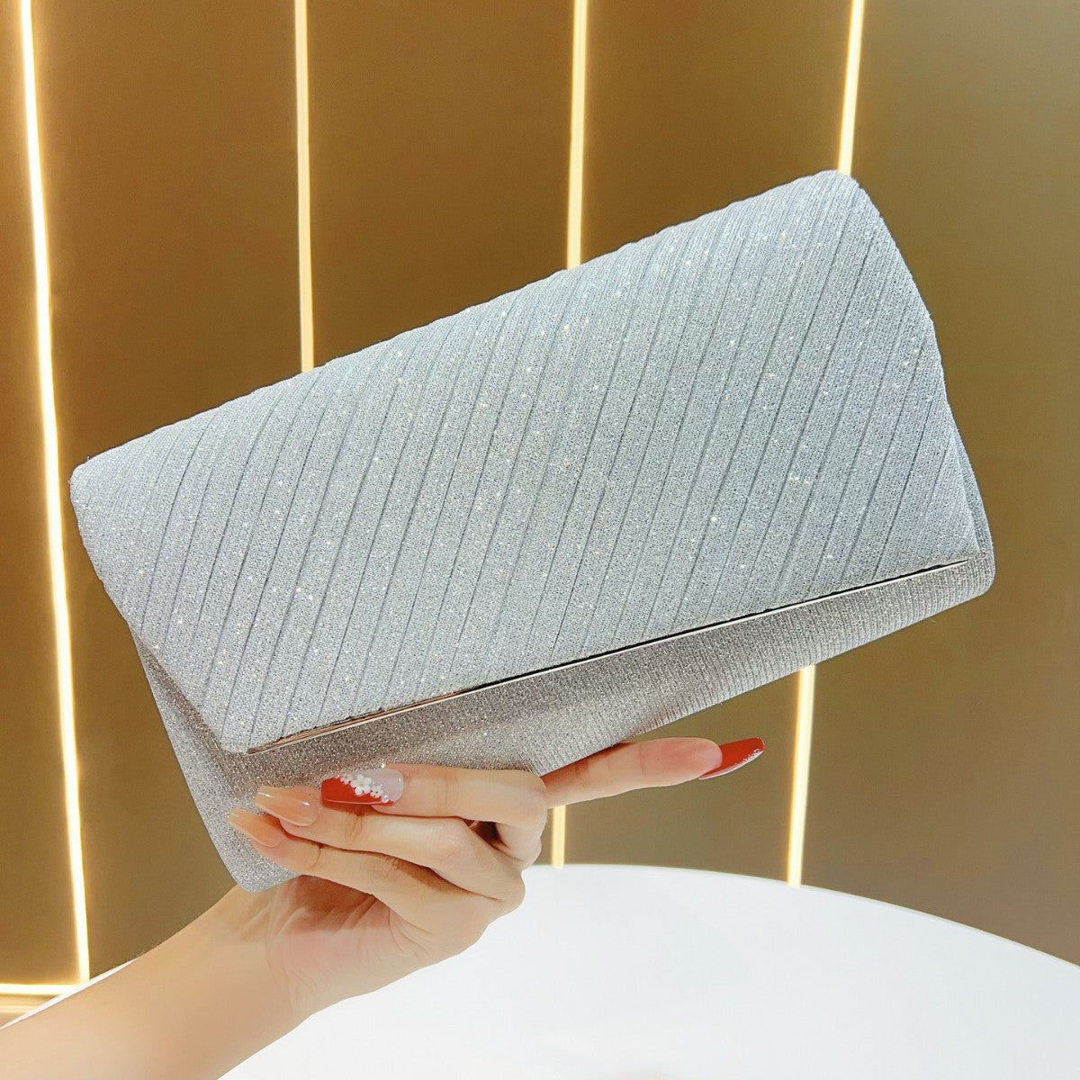 Elegante Falt-Clutch