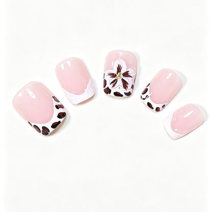 Floral Accent Nagelkunst Set Brehn