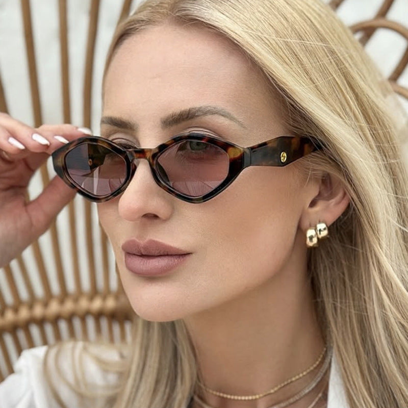 Damen modische Sonnenbrille im markanten Schmetterlingsdesign Brehn