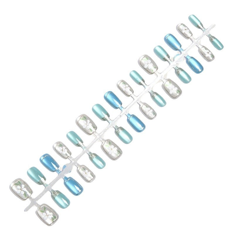 Detailliertes Floral Press-On Nail Art Set Brehn