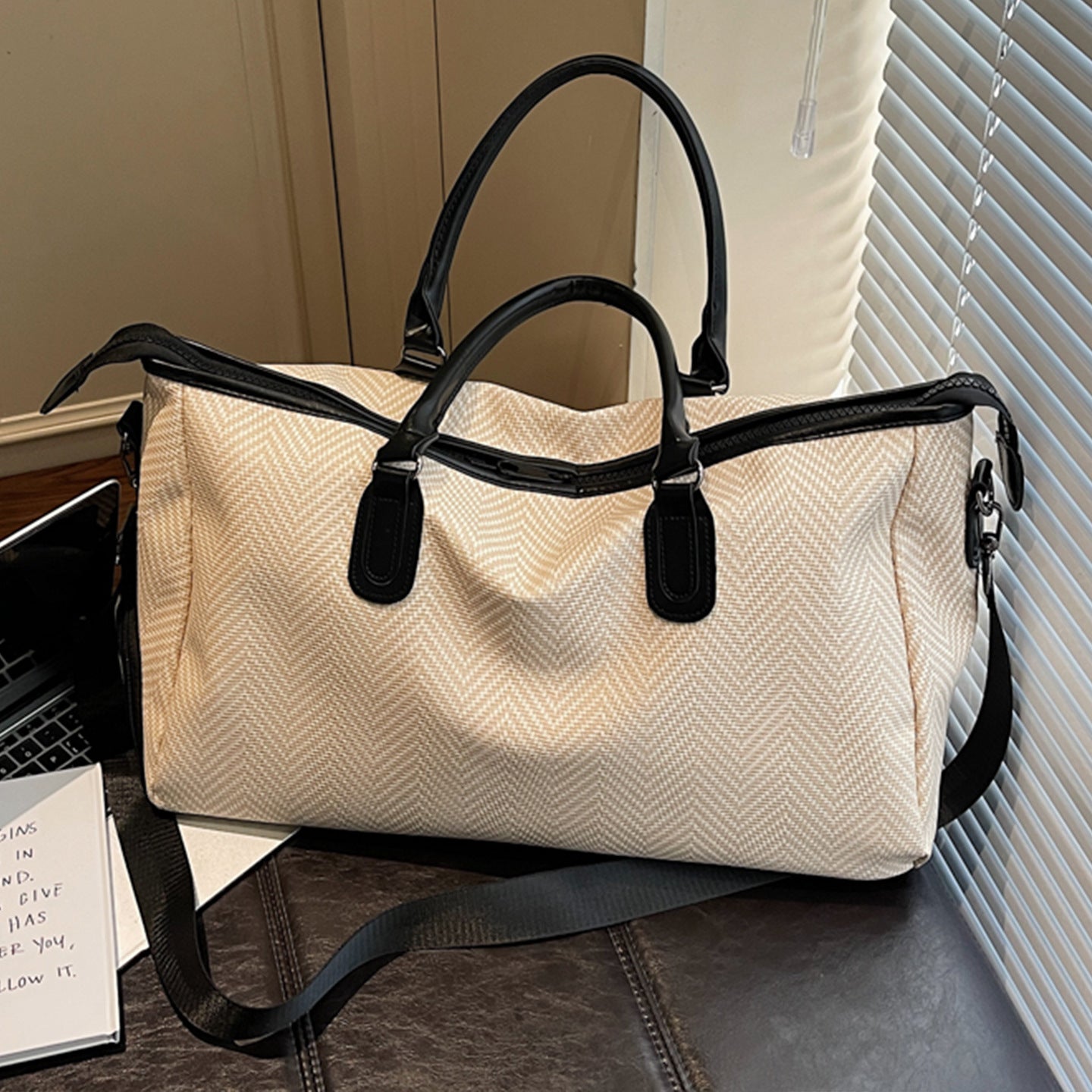 Elegante Reisetasche mit Innovativem Fächerdesign Brehn