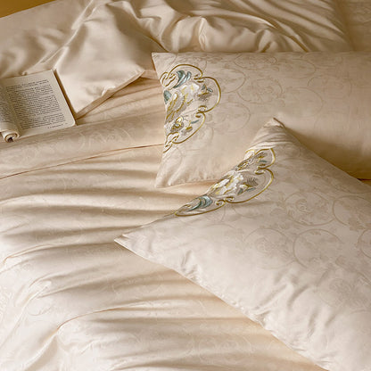 Luxuriöses Jacquard-Bettwäsche-Set aus Baumwollsatin mit Steppdecke und bestickten Kissenbezügen