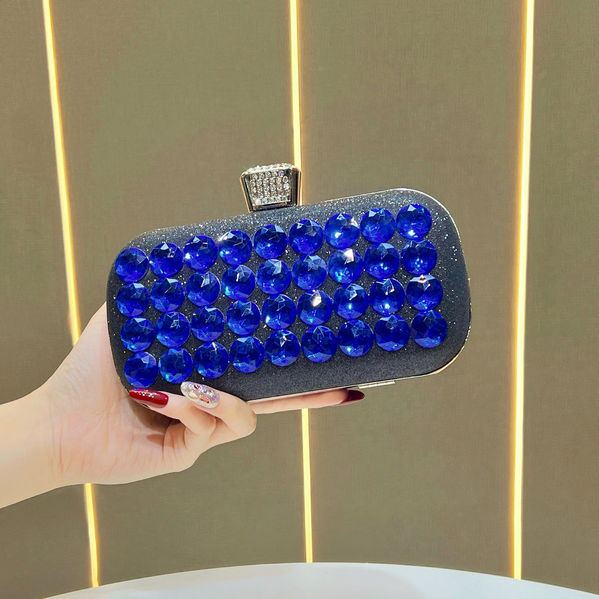 Edelstein-besetzte Clutch