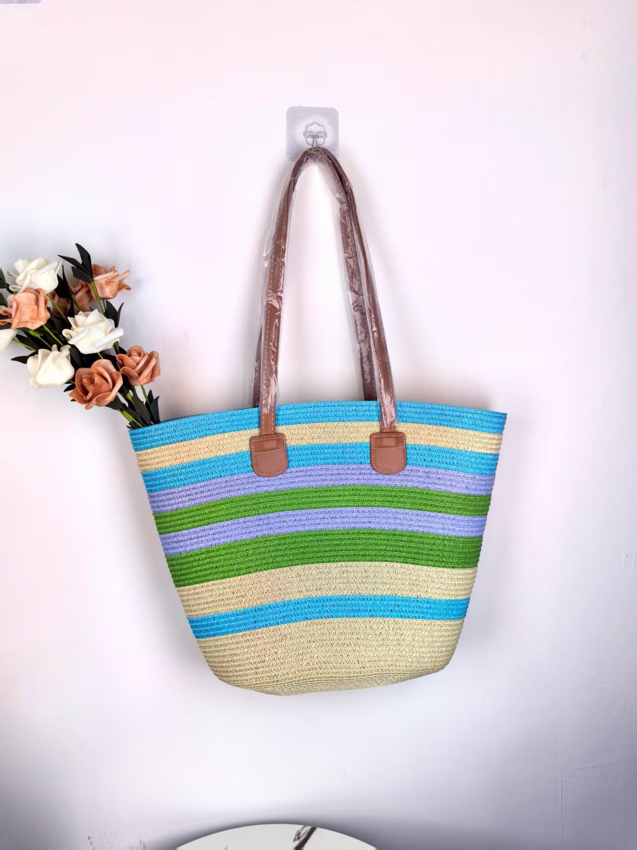 Sommerliche Strandtasche und Sonnenhut Brehn