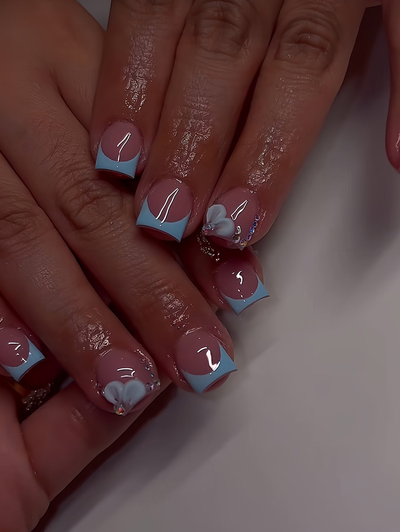 Künstlerische Nagelkunst Brehn