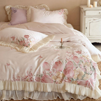 Luxuriöses besticktes Satin-Bettwäscheset mit Rüschen und floralen Details