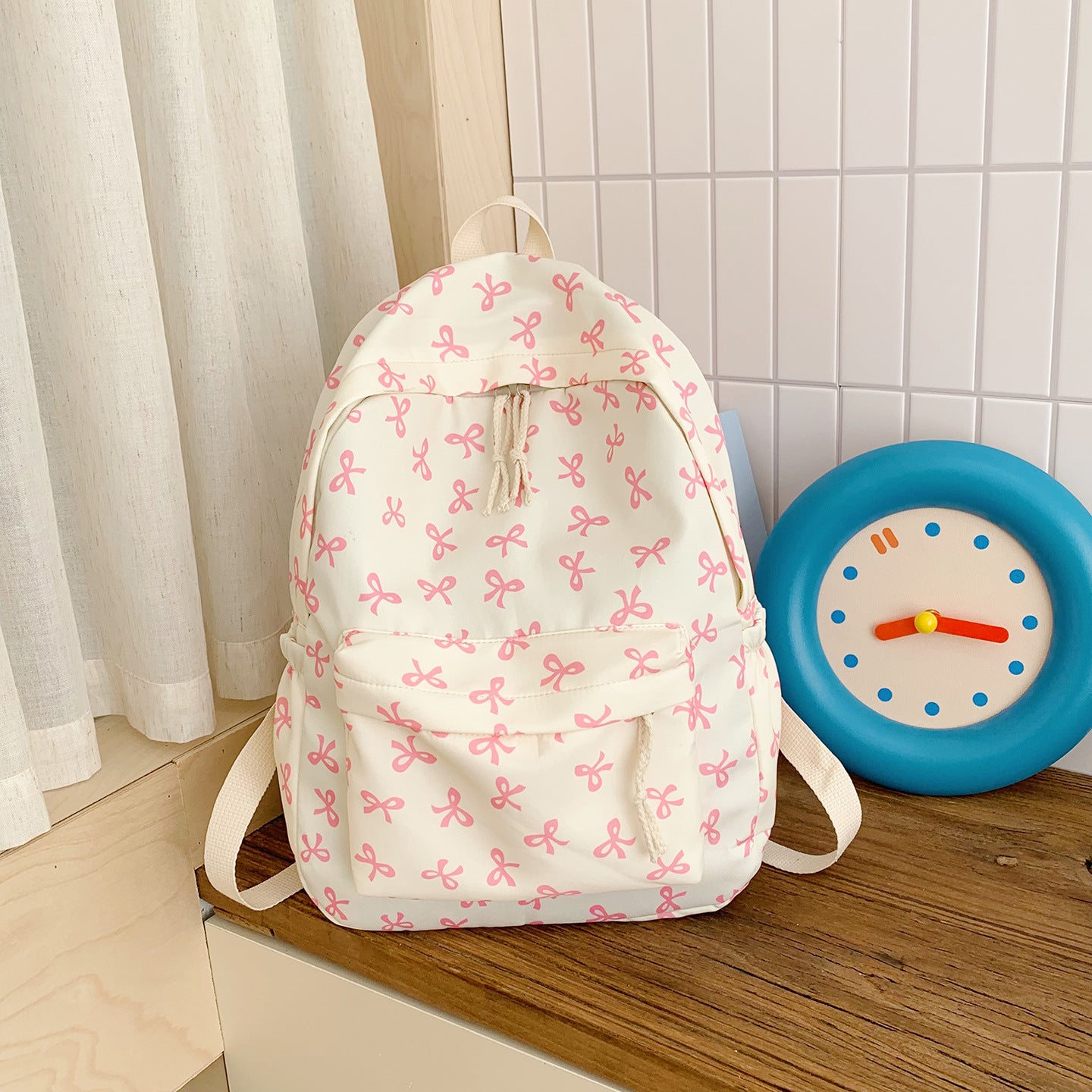 Rucksack mit Kreativem Schleifenmotiv und Durchdachten Stauräumen Brehn