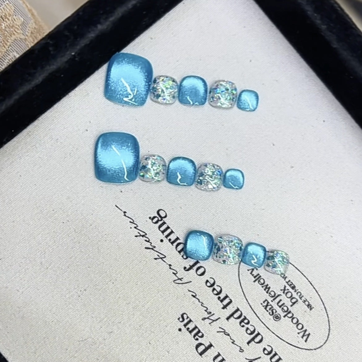 Künstlerisches Glitzer Press-On Nagelset Brehn
