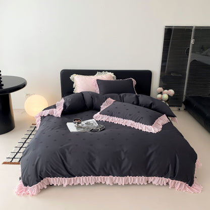 Luxuriöses Satin-Bettwäsche-Set mit Volant und dezentem Herz-Print Brehn
