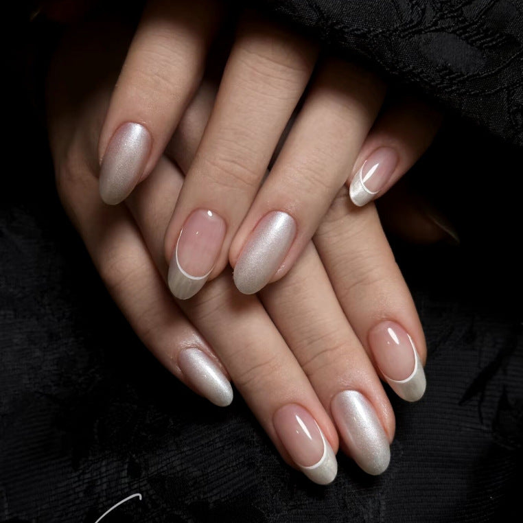 Stylisches Press-On Nagel-Set mit eleganten Glitzerakzenten Brehn