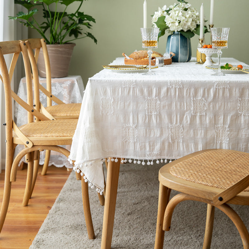 Elegante strukturierte Tischdecke