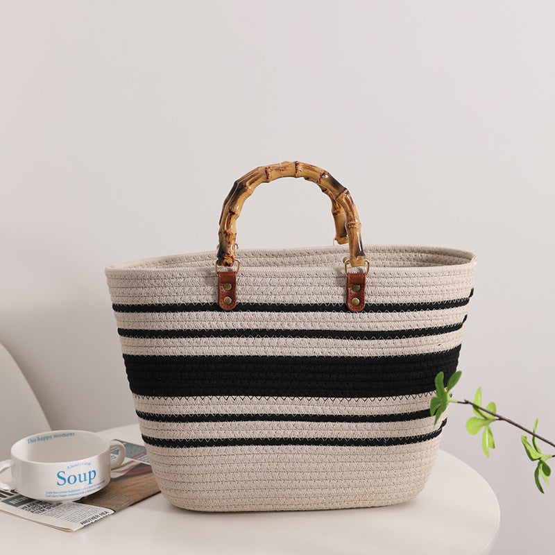 Modische Basttasche mit Bambusgriffen Brehn