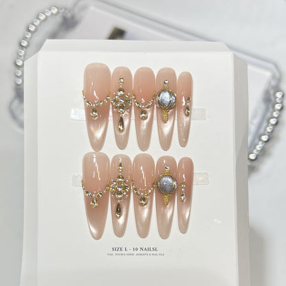 Künstlerisches Press-On-Nagelset mit elegantem floralen Design Brehn