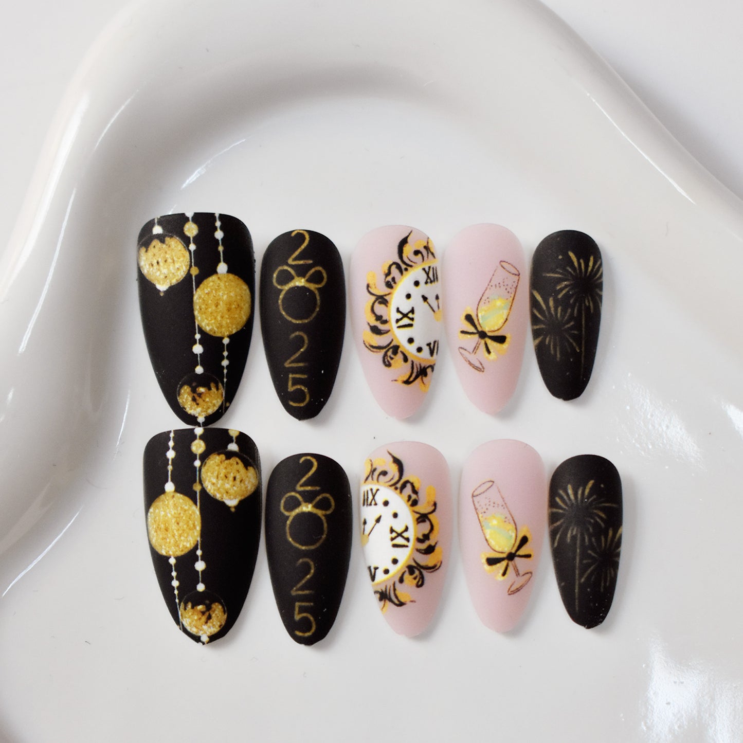 Festliche Neujahrs thematische Press-On Nail Art Brehn