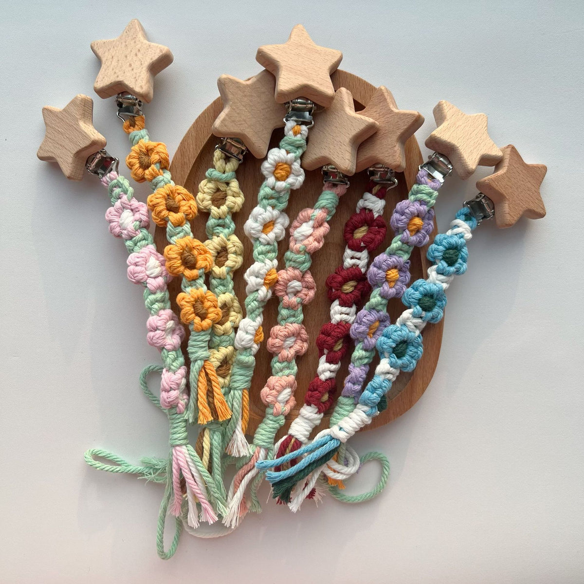 Baumwolle Häkelblumen Schnuller und Beißring Clip mit Holz Herz Sicherheitsclip
