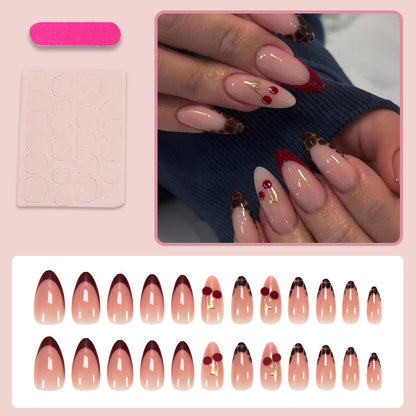 Kunstnagelset mit eleganten Ombré-Designs und glamourösen Akzenten Brehn