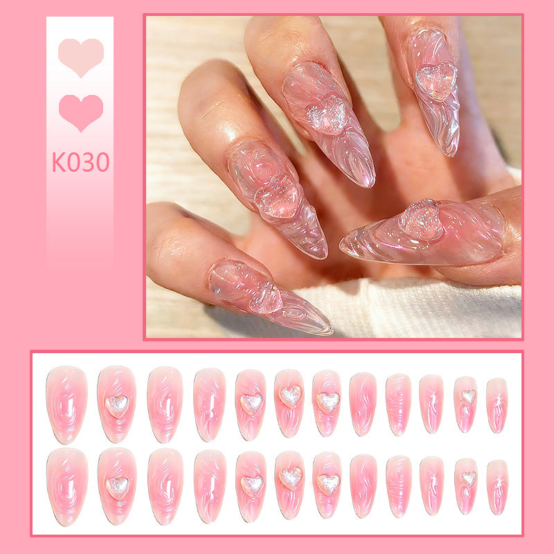 Kunstvolle Nagelspitzen mit transparentem Design Brehn