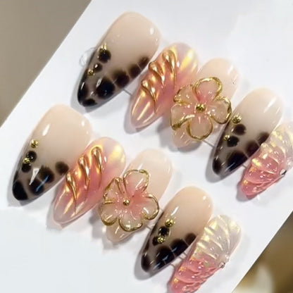 Dekoratives Press-On Nagelkunstset mit floralen Akzenten Brehn