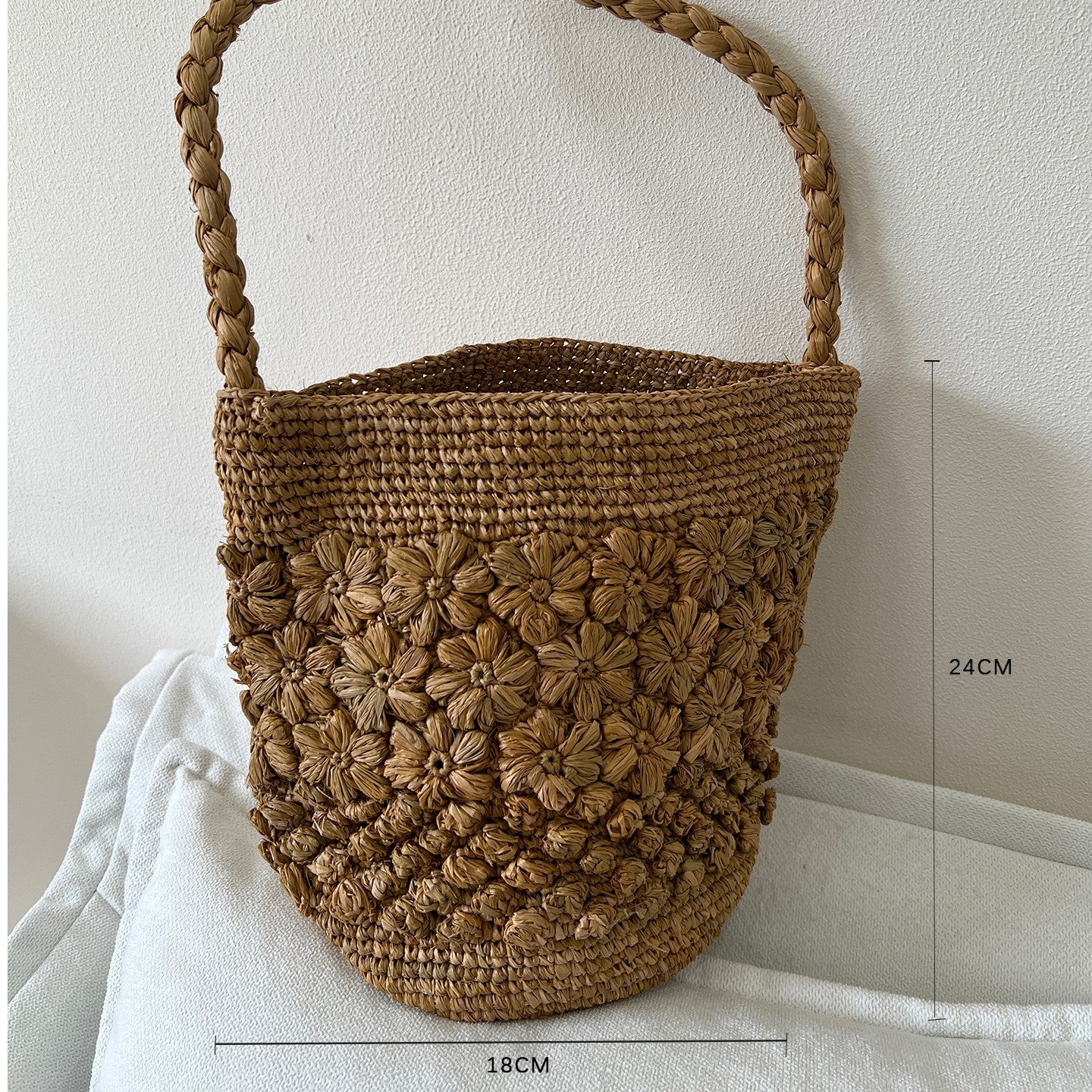 Handgefertigte Strohtasche mit Modischem Streifenmuster Brehn