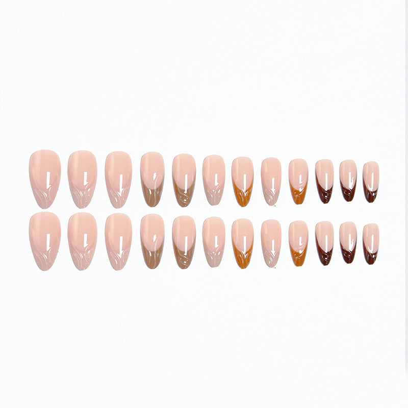 Kreative Nagelspitzen im eleganten Design Brehn