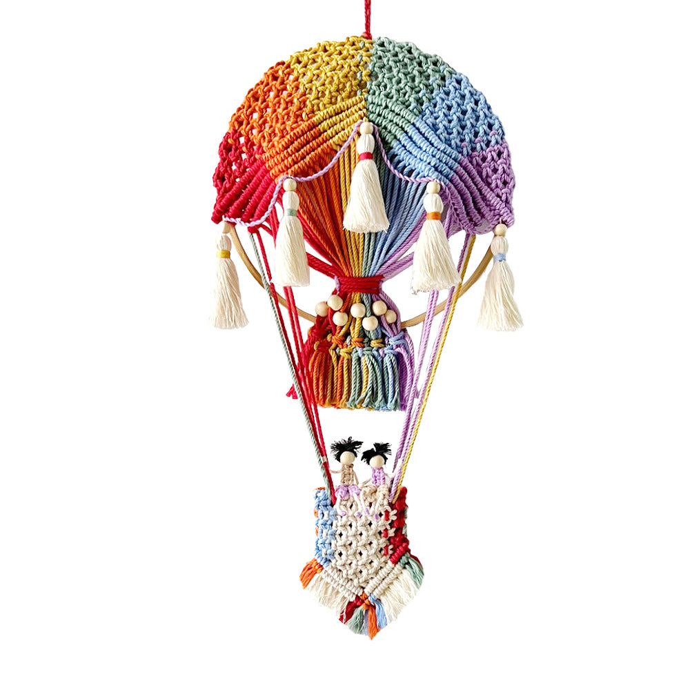 Makramee-Dekoration im Heißluftballon-Design