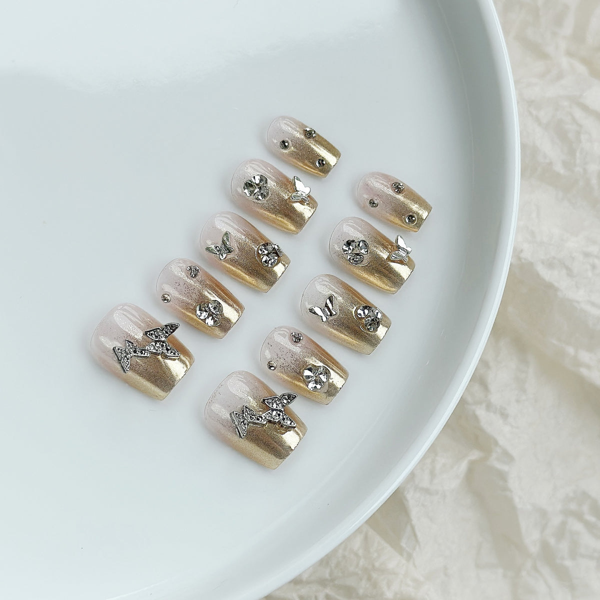 Dekoratives, mit Strass verziertes Press-On-Nagel-Set