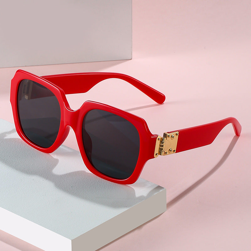 Damen modische oversized Sonnenbrille mit luxuriösen Metallelementen Brehn